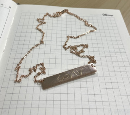 European And American Fashion One Word Horizontal Bar Pendant Necklace 3087f3e5 6cdd 48cd b5ff d12dd3781195