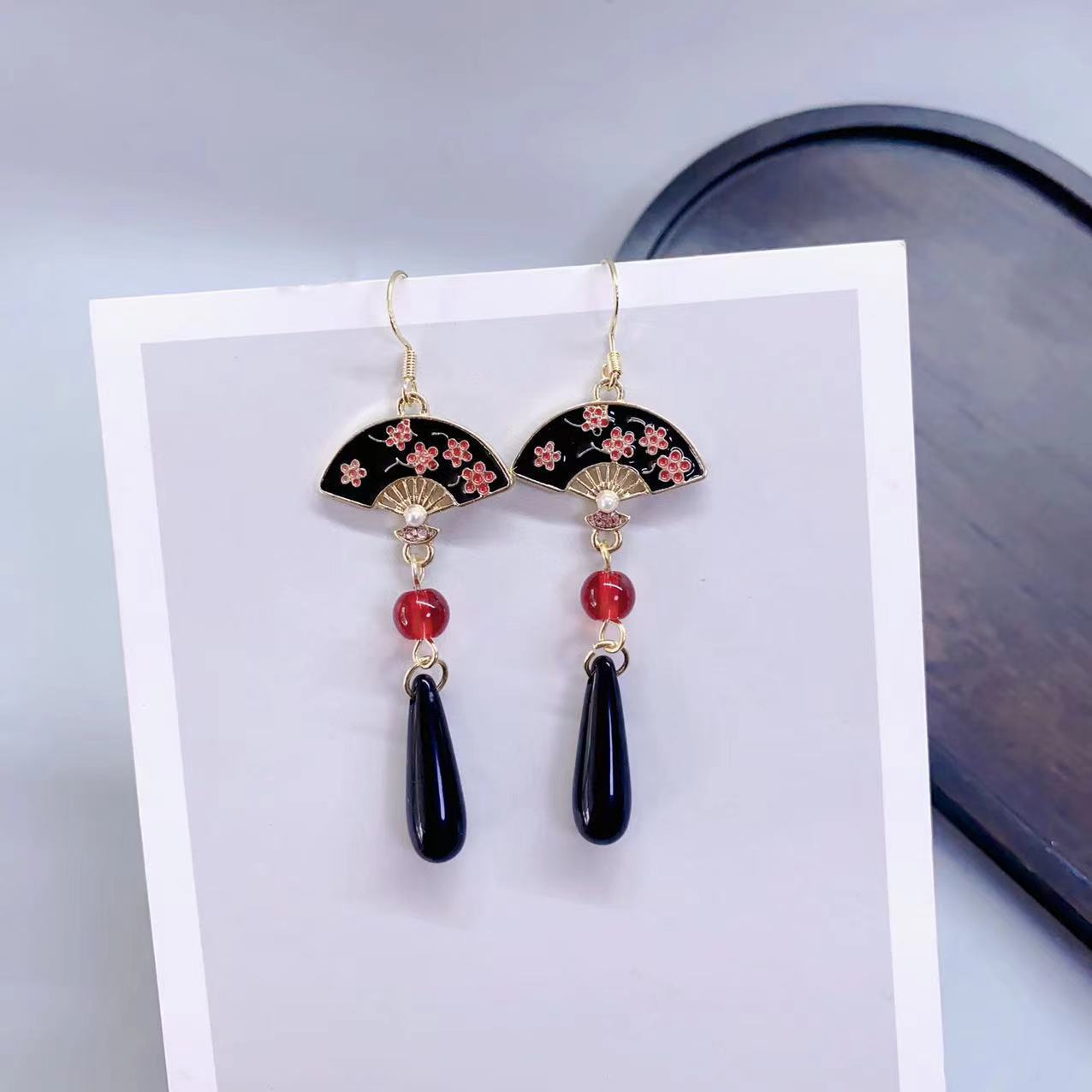 Chinese Style Retro Plum Blossom Scallop Earrings Women's New Chinese Style 3170ddeb bfbb 47b9 b42b a2b131688eb3
