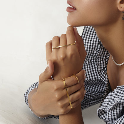 High Quality 18K Gold Plated Titanium Steel Oval Line Bracelet 33bf7dac 101b 495b 9749 d81b1d248f86
