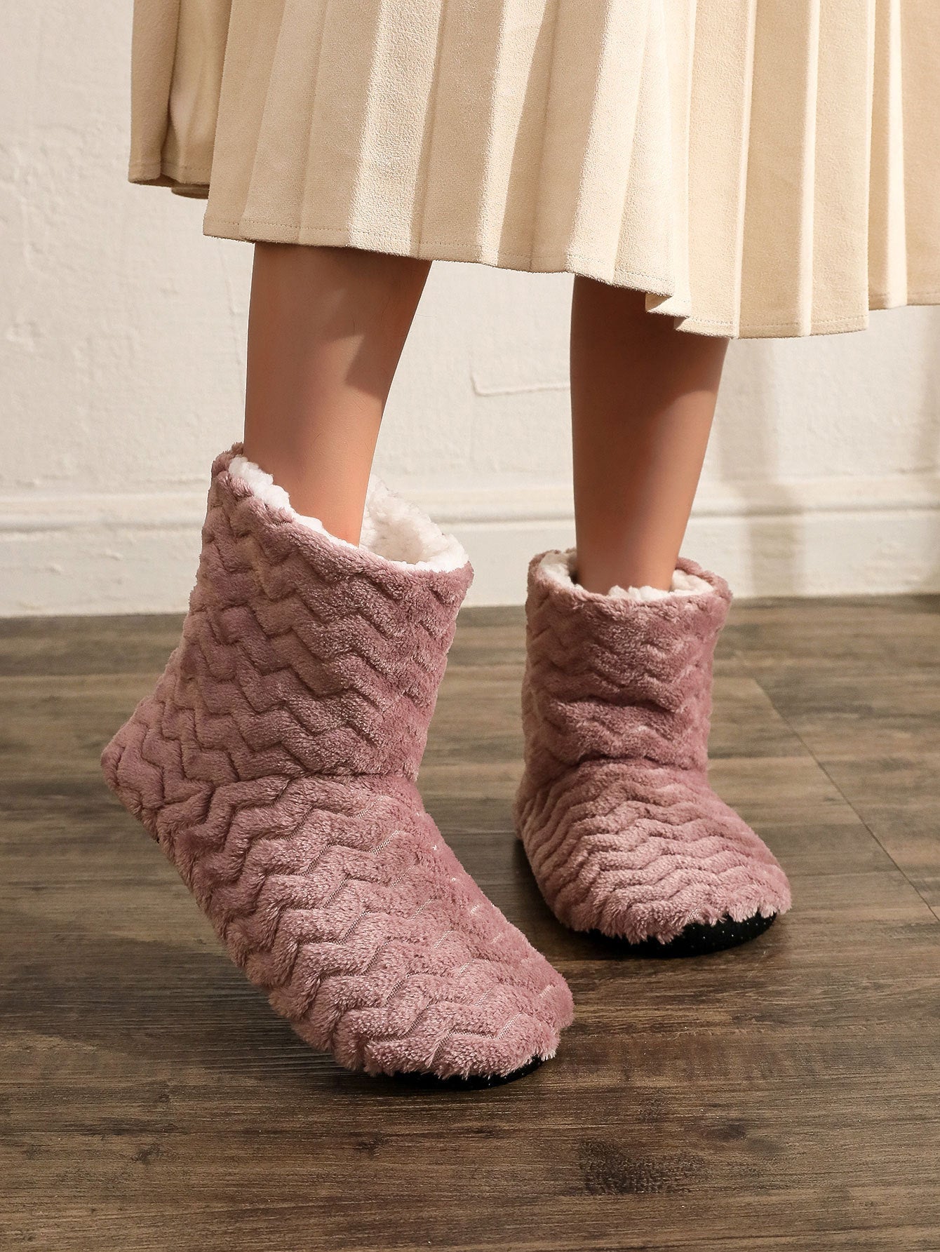 Flat Heel Deep Mouth Thick Bottom Red Slippers Boots 34039597 b59b 42fb bdca 0eac4eee2c7f