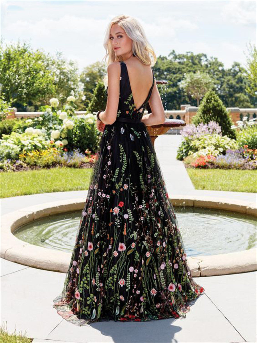 Sleeveless embroidered dress 34147271072950