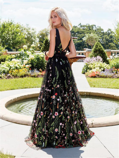 Sleeveless embroidered dress 34147271072950
