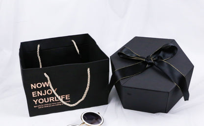 Gift box 376546534992