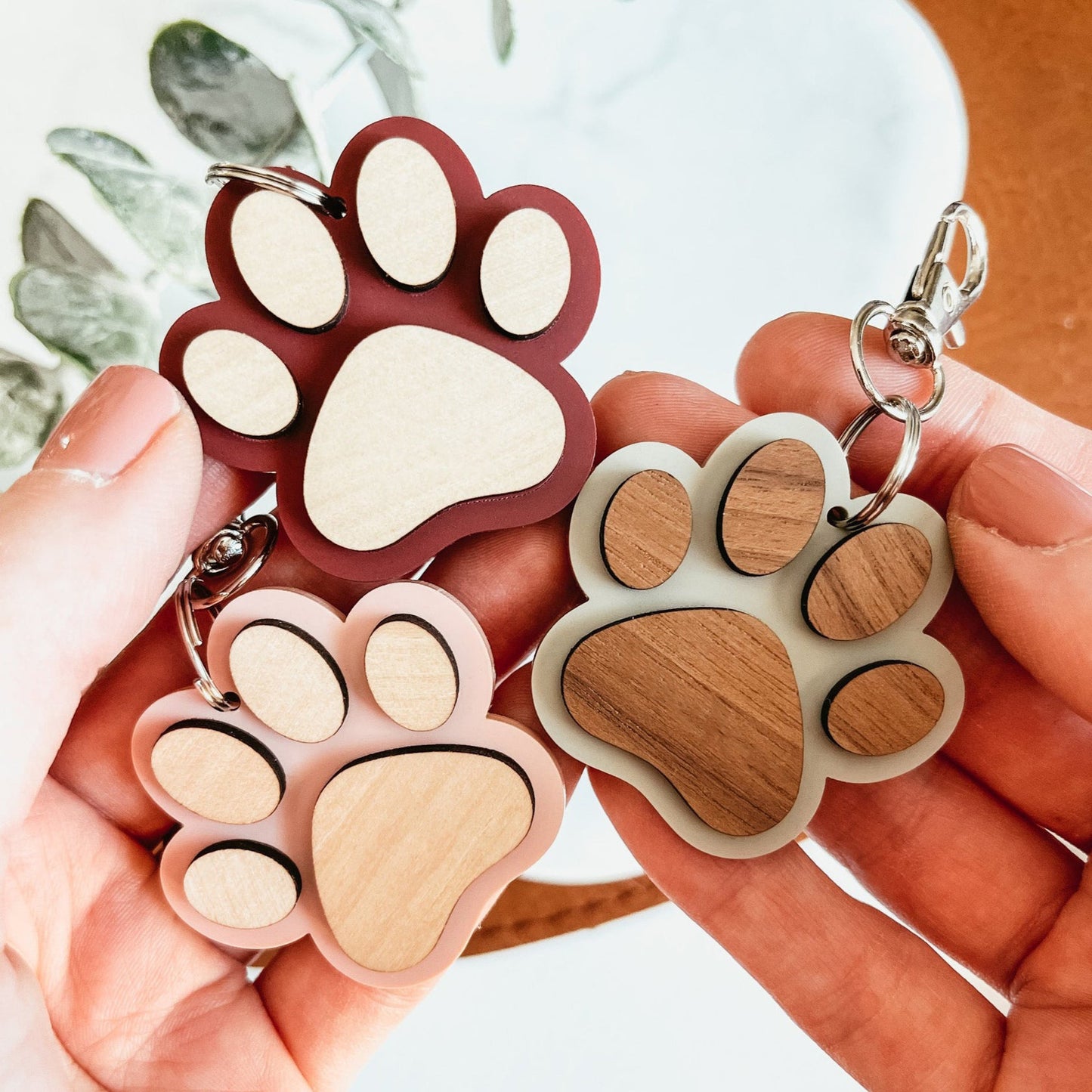 Creative Wooden Paw Print Keychain Pendant 3d8b73d5 0f7d 46c1 8aed 9cf0c955b27b