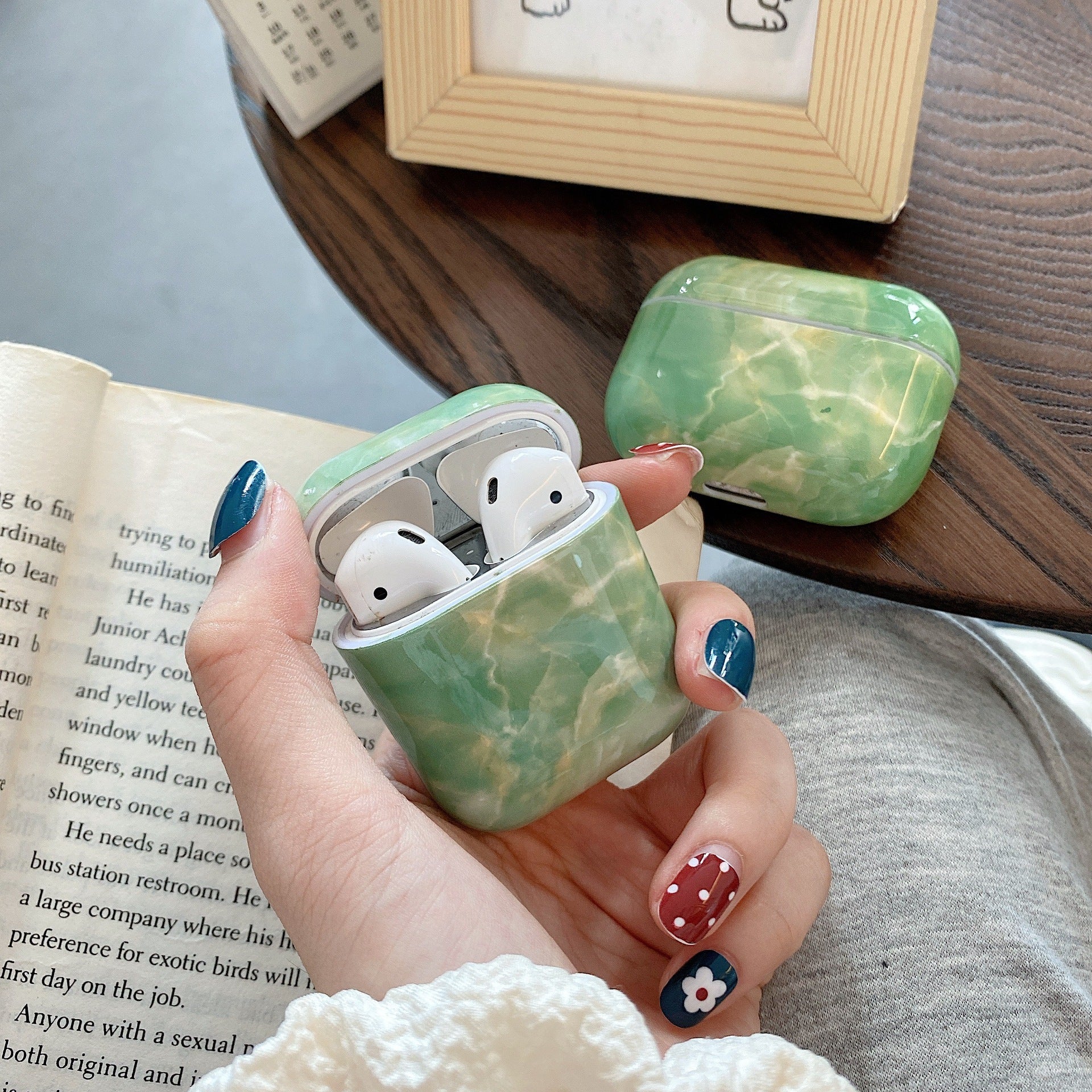 2nd Generation Bluetooth Earphone Case - HD Wireless Product #8
