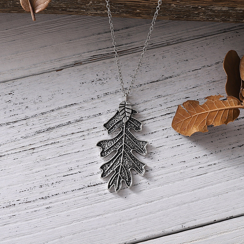 Retro Simple Oak Leaf Pendant 3ecf3467 42d1 40a9 93ae 6eacb8644157