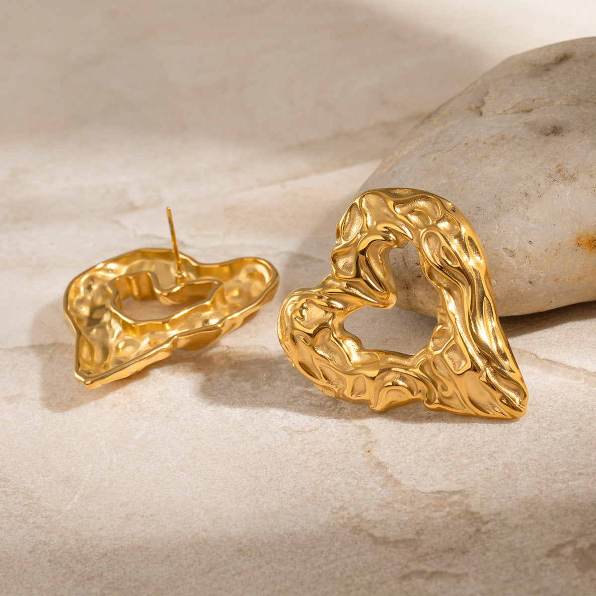Helene Heart Earrings 3ee009de 57d2 4d2b b915 a256c5548581