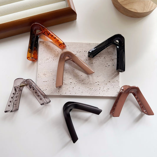 Triangle Plastic Hair Jaw Clip Women's Large Shark Clip Back Head 3eecdd14 3053 46ff b3f2 c91c1a49024a
