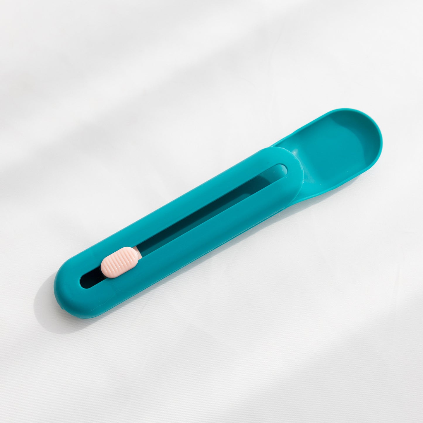 The Hot Cat Strip Spoon Feeder Squeezes Snack Pet Feeding Tools 3f90373a 3885 4f54 adc2 e97fcc0de8d9