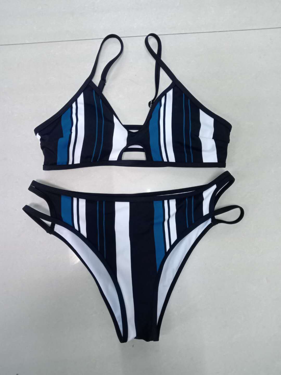 European And American Vertical Striped Bikini 407d8e71 382f 46ea 9e46 d22c95c4ef79