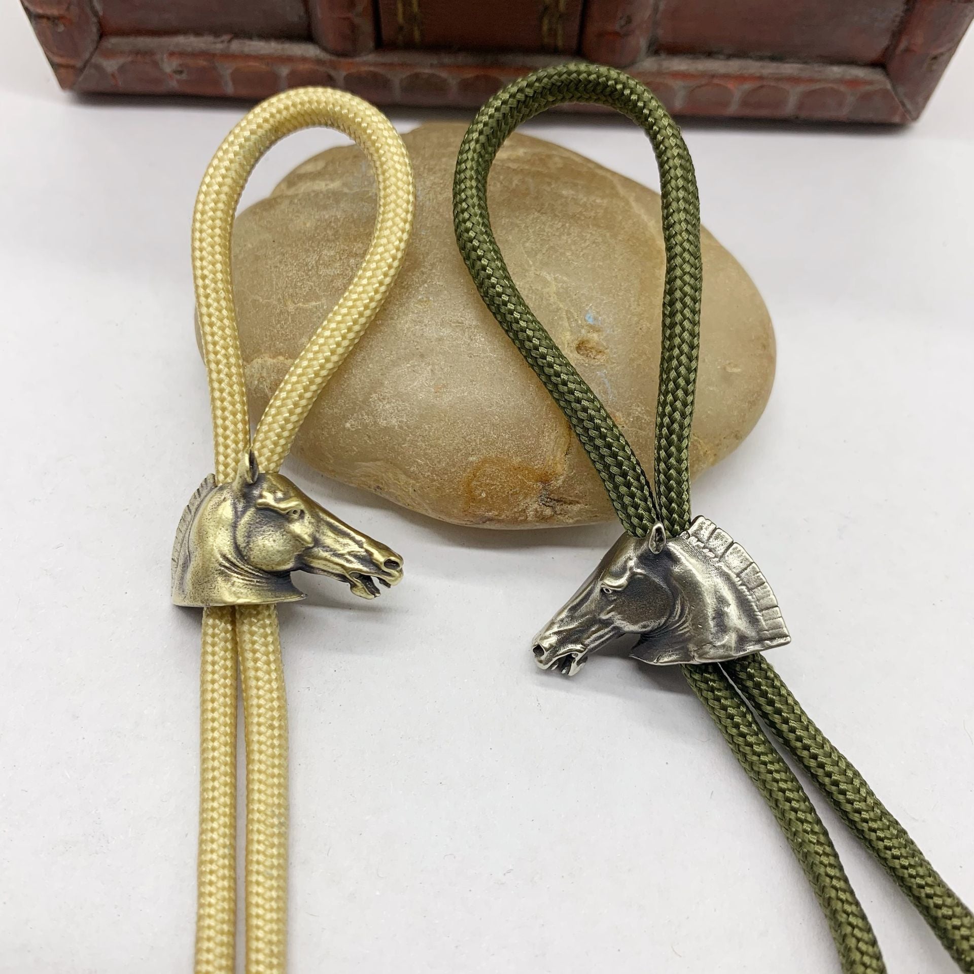 Brass Zodiac Horse Head Pendant White Copper Horse Small Pendant Mongolian Style Personality Parachute Cord Pendant Clothing 