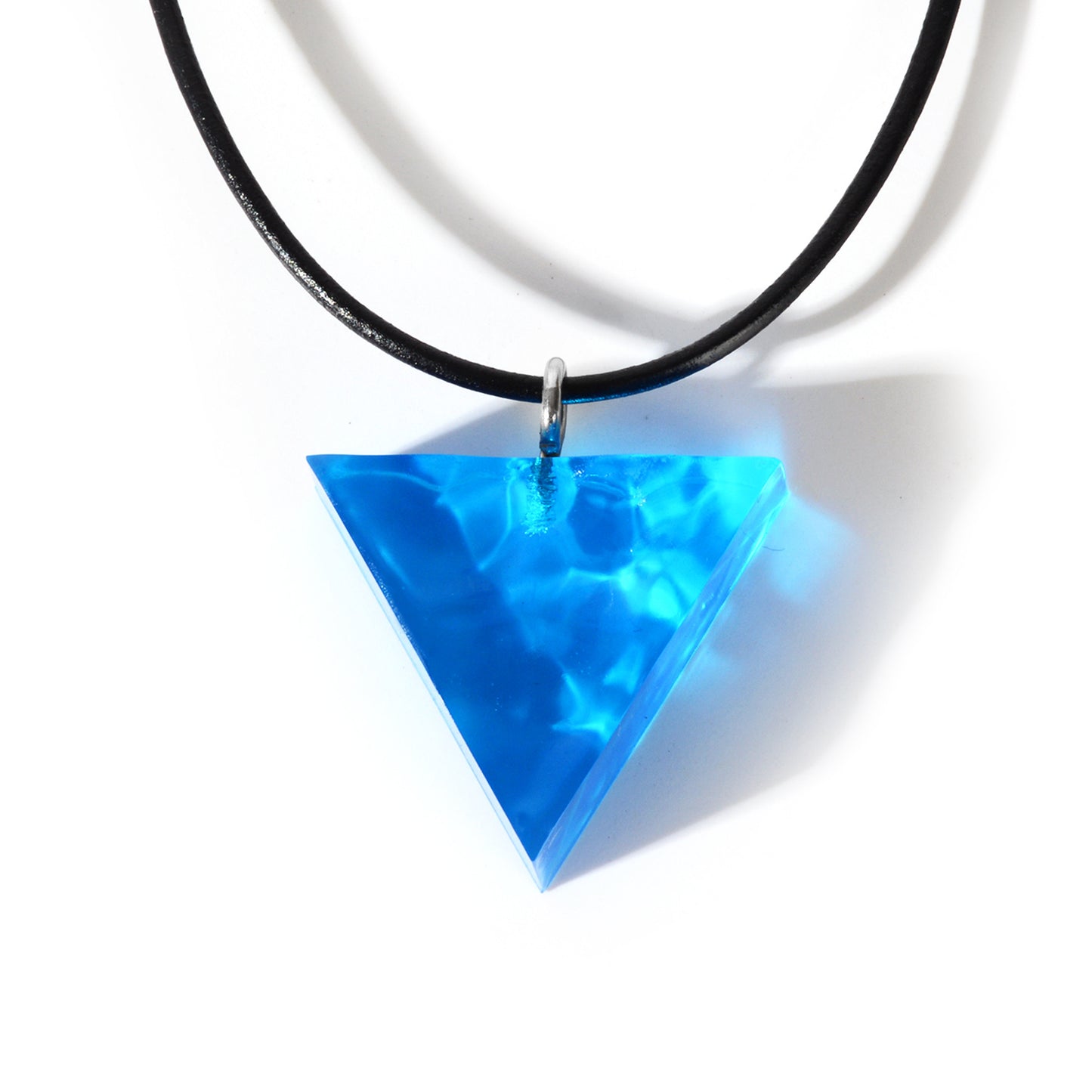 Resin Pendant Leather Cord Necklace 428558e0 9f99 4ae0 8034 6633ec194488