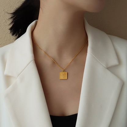European And American Ins Wind Rose Flower Pendant Square Necklace 42b25b00 7059 4cc3 b270 49492e3cb495