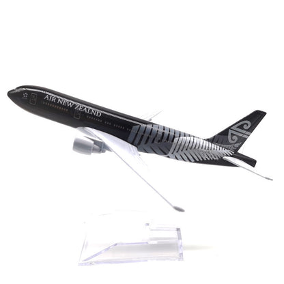 16CM Boeing 77 Airplane Model Toy Ornaments - HD Wireless Product #3