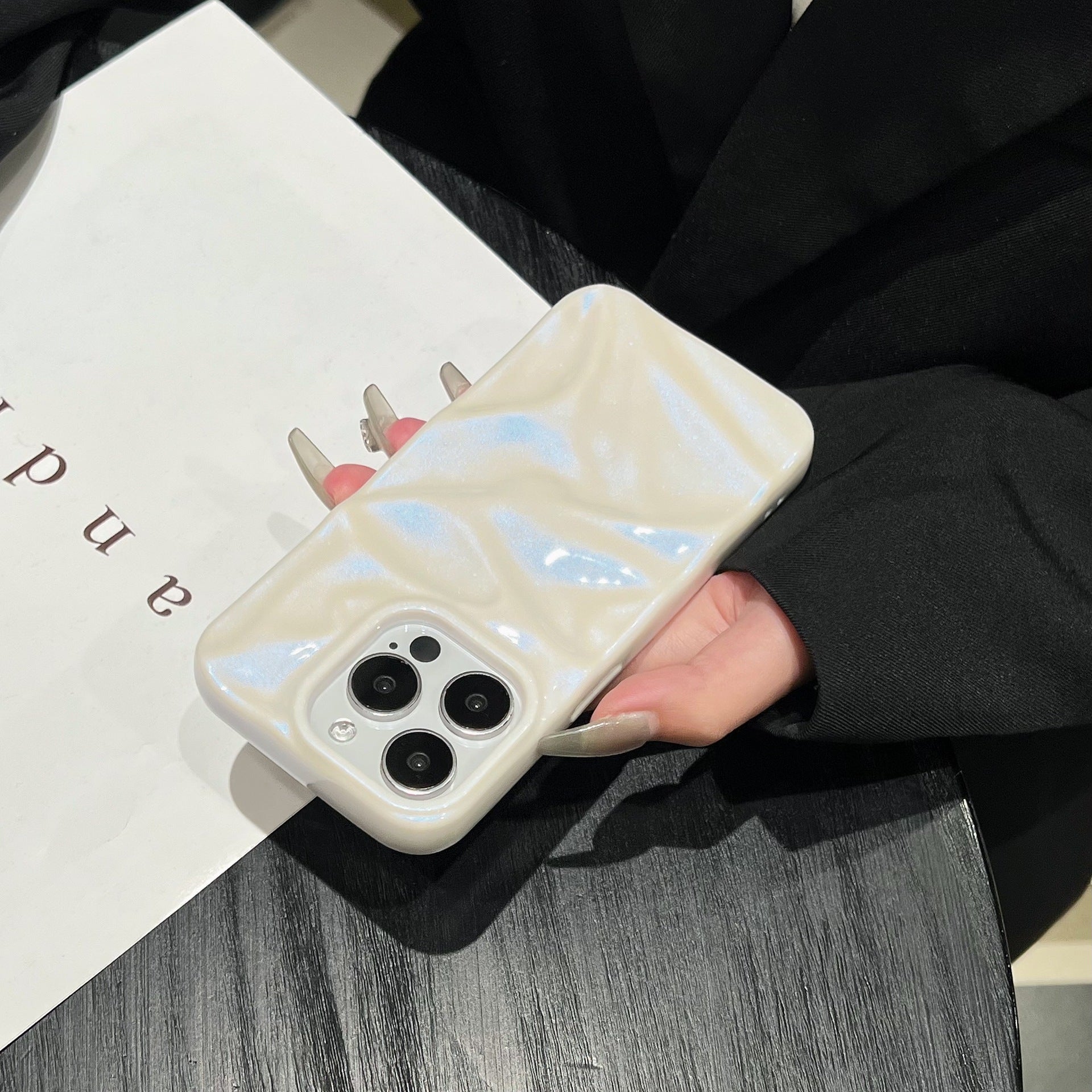 Electroplating Three-dimensional Pleated Phone Case - 图片 5