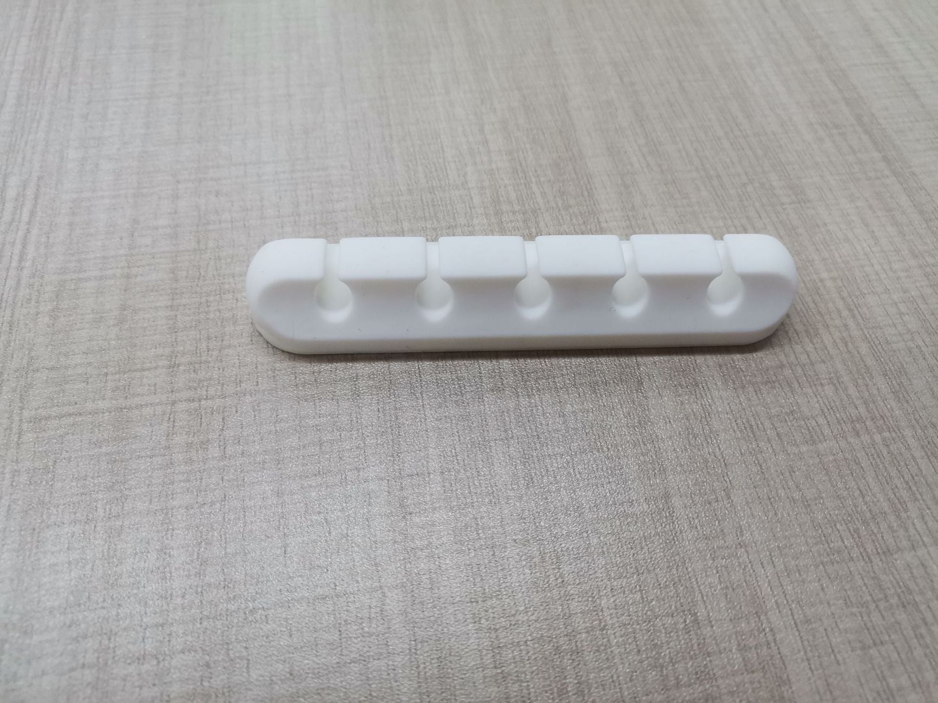 Desktop charging data cable organizer 444422043321