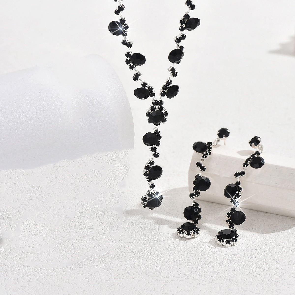 Fashion Crystal Necklace Ear Stud Bracelet Jewelry Accessories