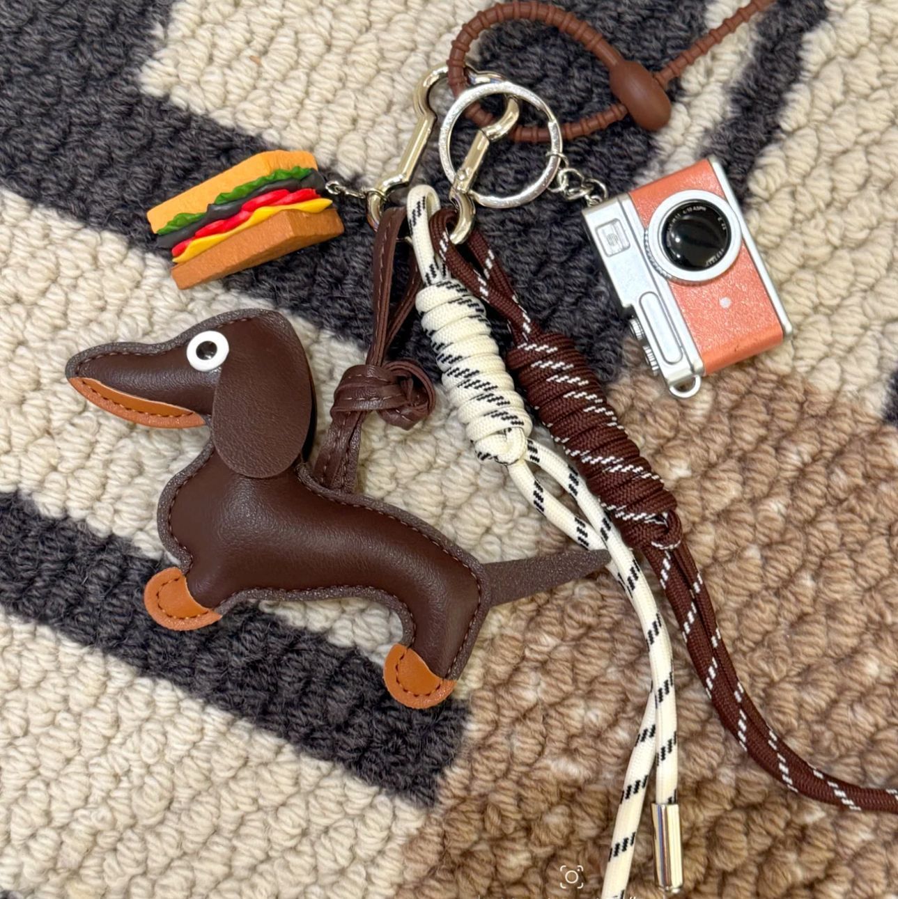 Handbag Pendant Sausage Dog Doll Keychain 463ccc90 71e7 4b4d a0db b653530d8b4c