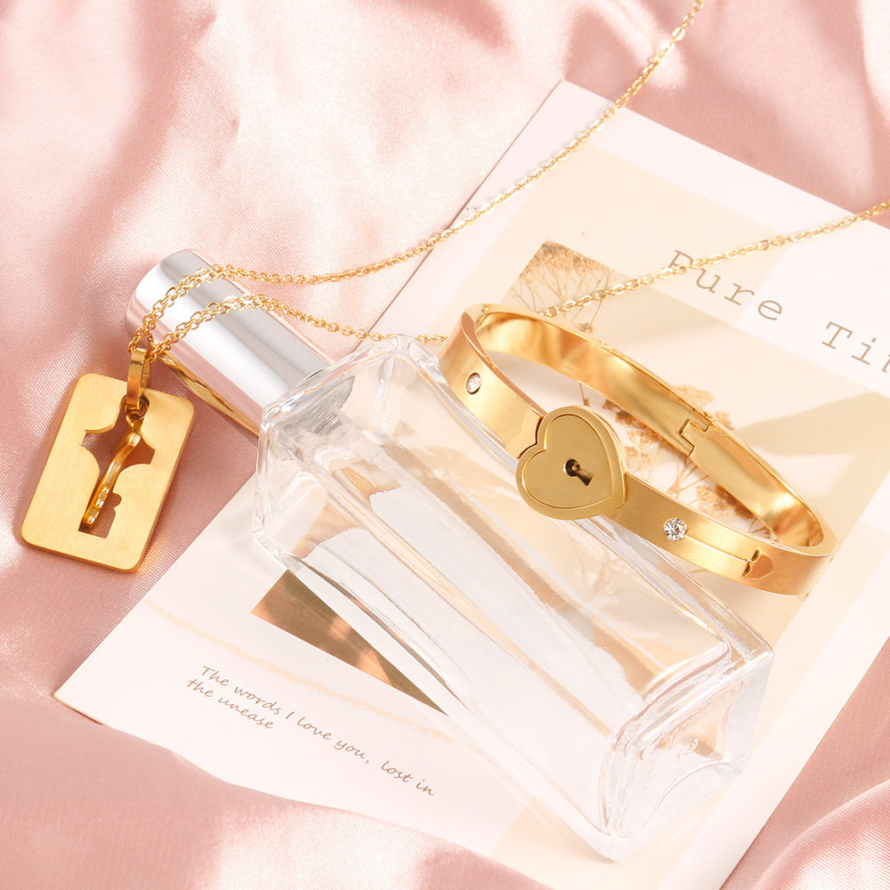 Men And Women Couple Love Lock Alloy Bracelet 46de007f 6986 4893 b6be 1a94cd4d4cbc