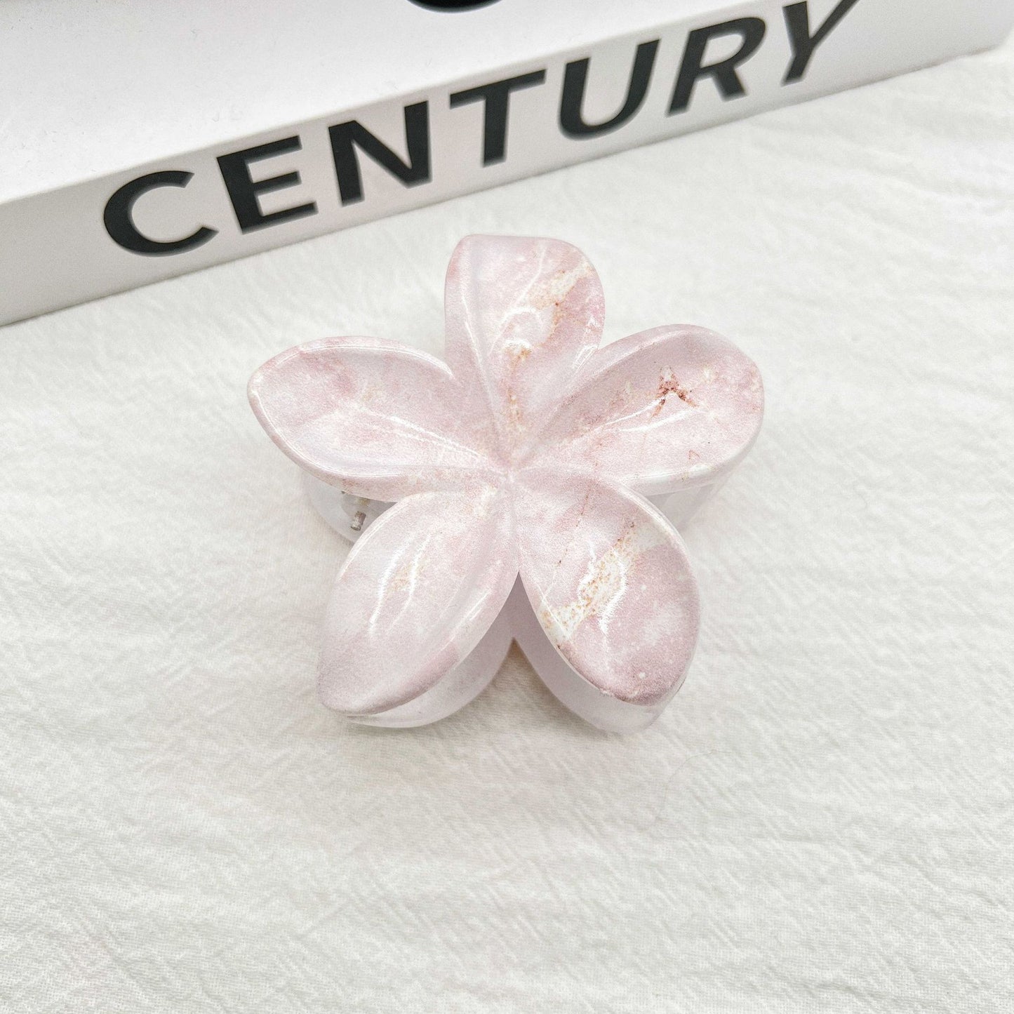 Color Blooming Plumeria Rubra Grip Dopamine Girl Back Head Hair Clip 4953f8e9 7ac6 4c64 aa2e cb475102a52a