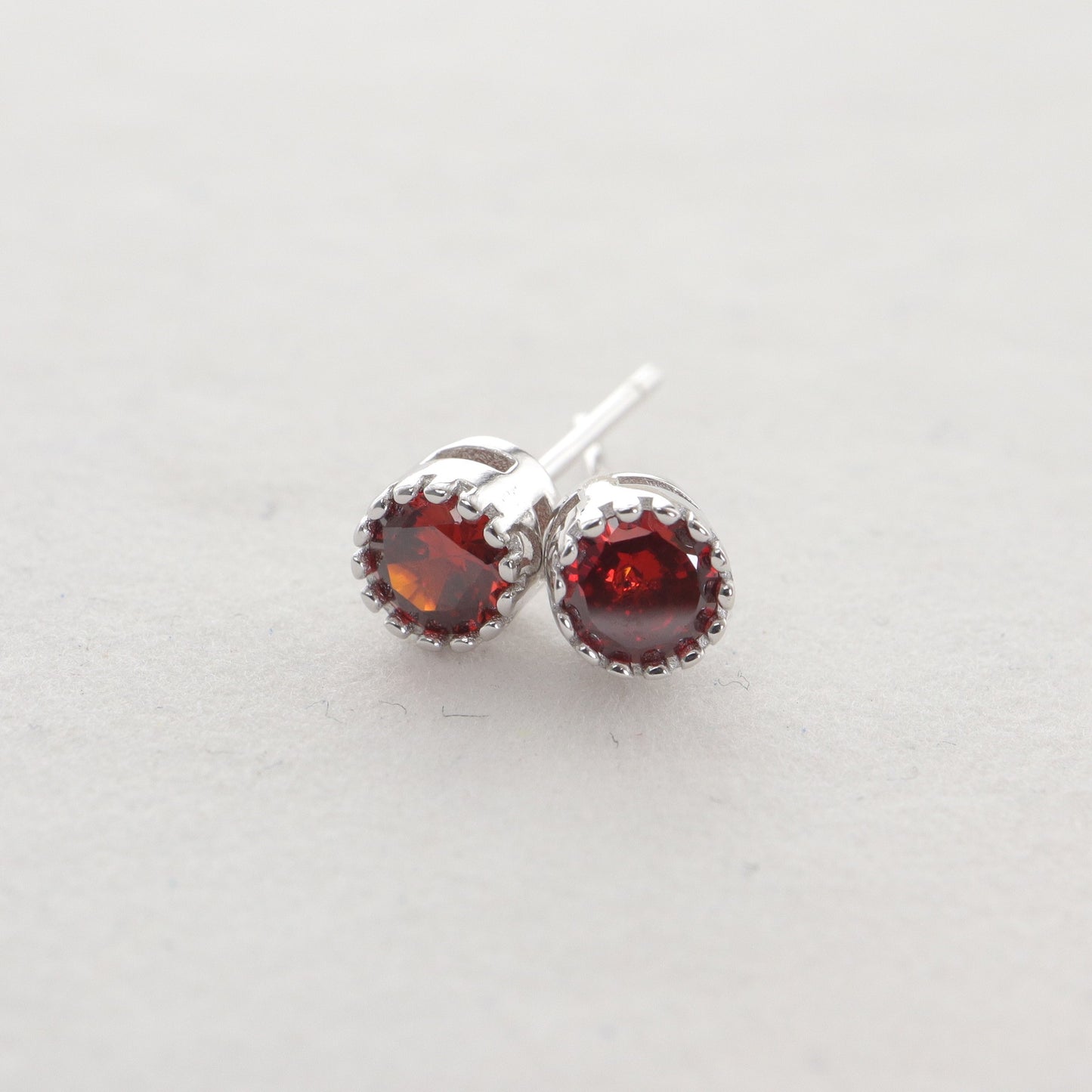 S925 Silver Multi-color Diamond Stud Earrings Single Rhinestone Earrings 49cfa2f7 beee 4fed bfba 537e1f9eba36