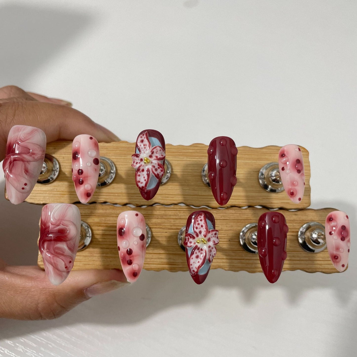 Blooming Hand-painted Three-dimensional Carved White High-grade Mid-length Manicure 4a4b4652 dc8d 4fb2 9c85 d0c90a9ba9b8