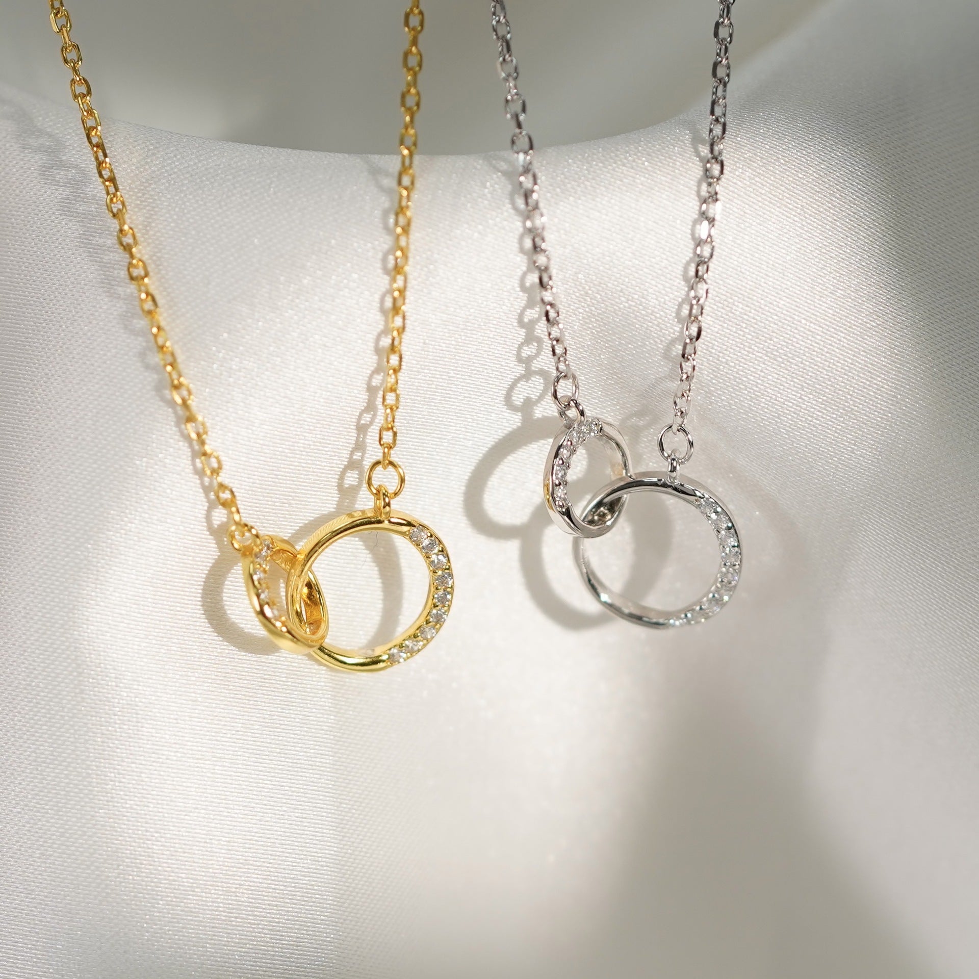 S925 Sterling Silver Niche Design Circle Necklace 4ae89185 6c9b 4565 8a7f 0cb84db71a42