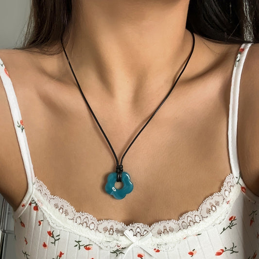 Wax Thread Adjustable Simple Flower Necklace 4cd8c472 6b2f 4bdd 9c2e 0b7dfbeb92e6