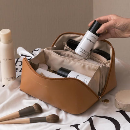 Large Capacity Travel Makeup Storage Bag 4db0317c 10fc 49d3 94d4 07d7f0cc4b4b 39e5273d 03a9 4be6 8f82 21c5d9b0410b