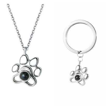 Projection cat paw necklace 4fa59aff 7d2b 48a4 a013 78ae8ce305b8