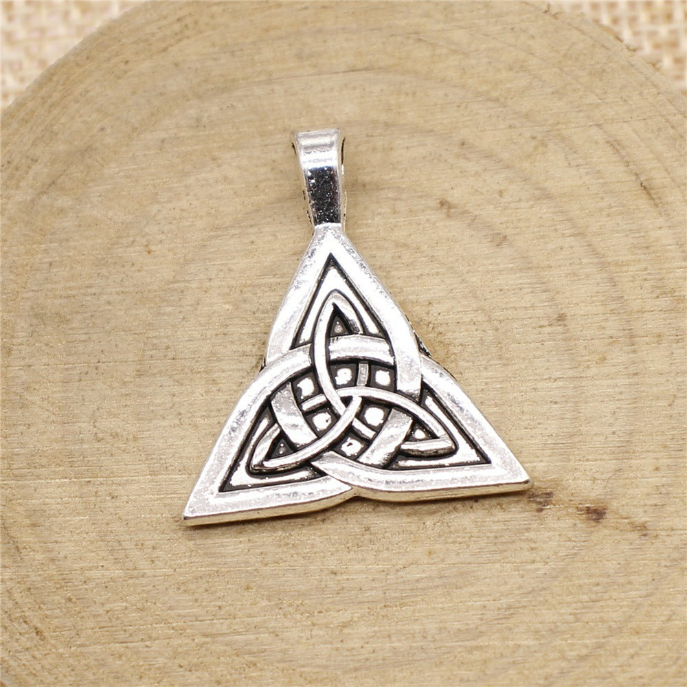 Vintage Jewelry Accessories Celtic Amulet Pendant 532bd497 837d 4178 9839 dc1199753cd2
