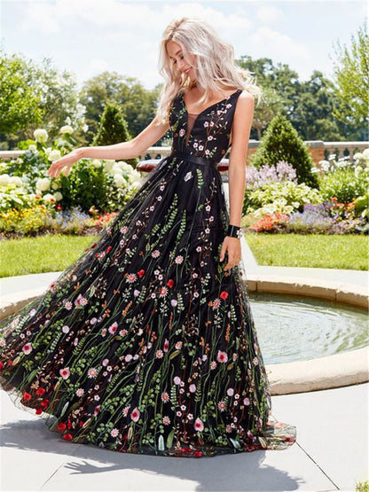 Sleeveless embroidered dress 5378596362924