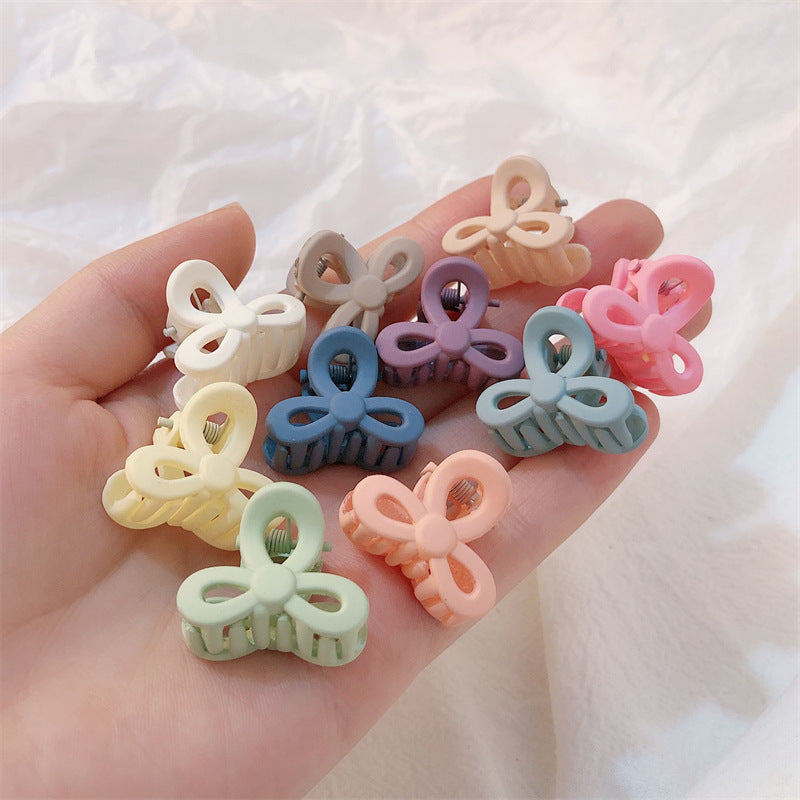 Women's Hair Clip With Frosted Back Of The Head Spoon 56c32966 c879 4455 9589 cd90917013be