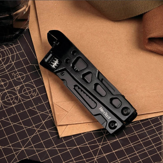 Field Stainless Steel Portable Repair Tool  Screwdriver Saw Pliers 575a0a91 a54f 4296 af40 aec33d1e580f