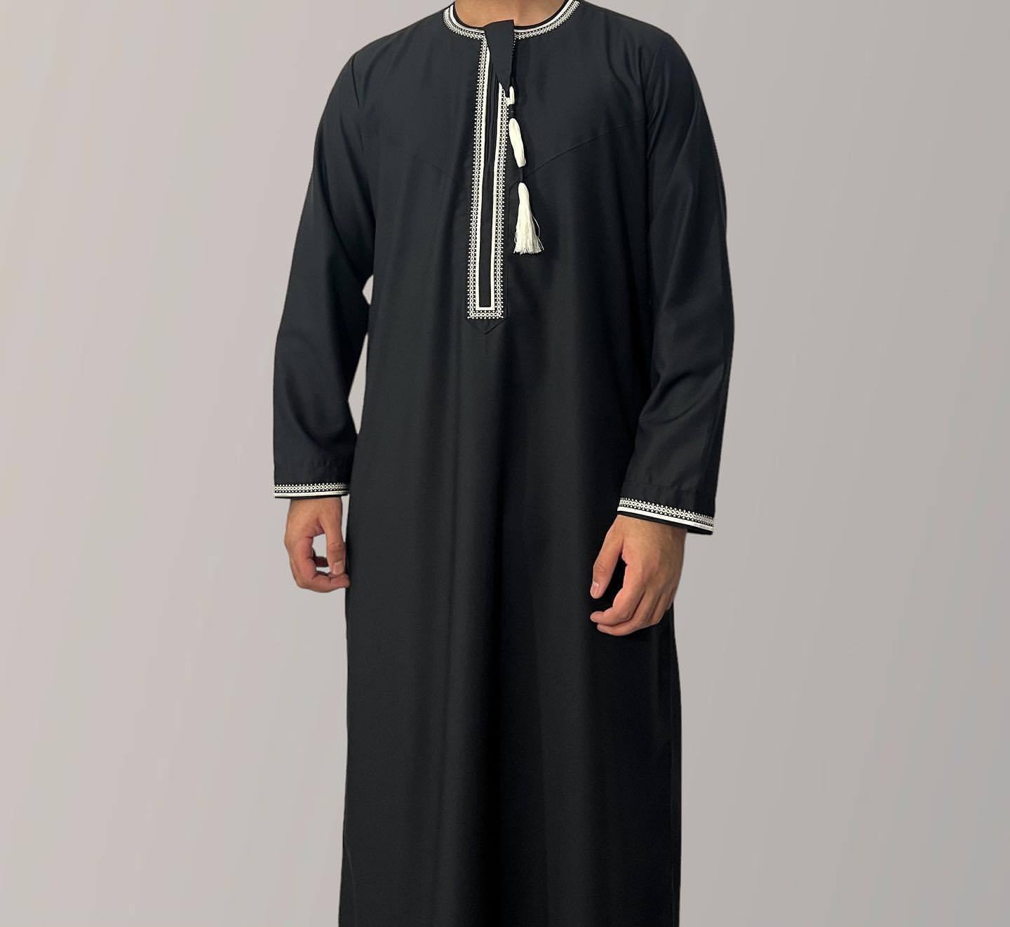 Solid Color Round Neck Embroidered Thick Tassel Oman Gowns Saudi Arabia Men 5bf12acf 5481 42af 986f f6592c0ff7c5