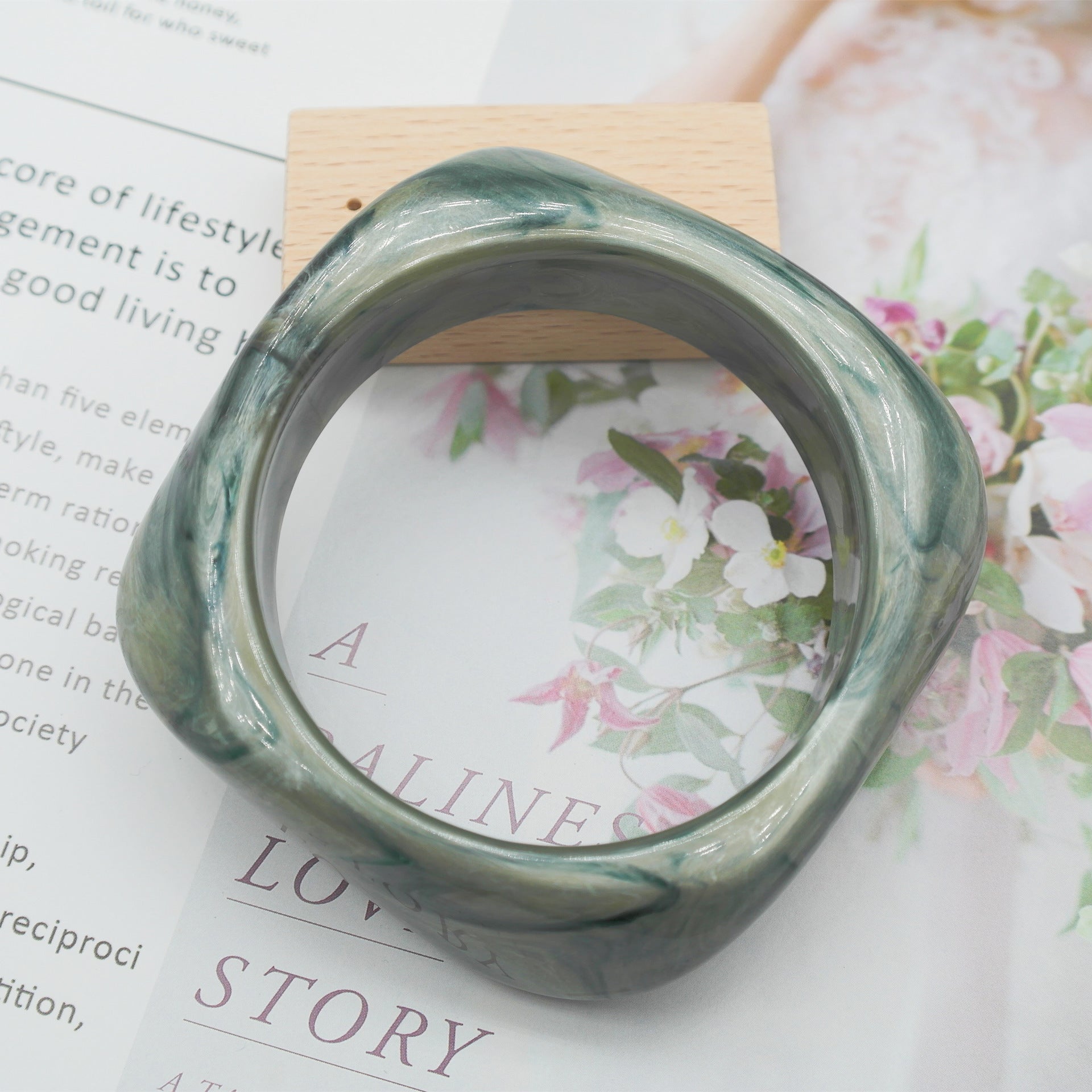 Marbling Acrylic Bracelet Shaped Irregular Square 5d565bbb 5923 4319 9e95 ca4bb1a46c86