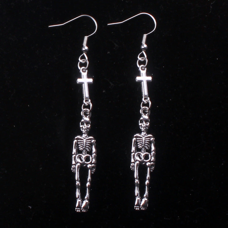 European And American Popular Exaggerated Gothic Skull Earrings 65b5449a 3acc 41d7 b7be 4fbce534d4e0