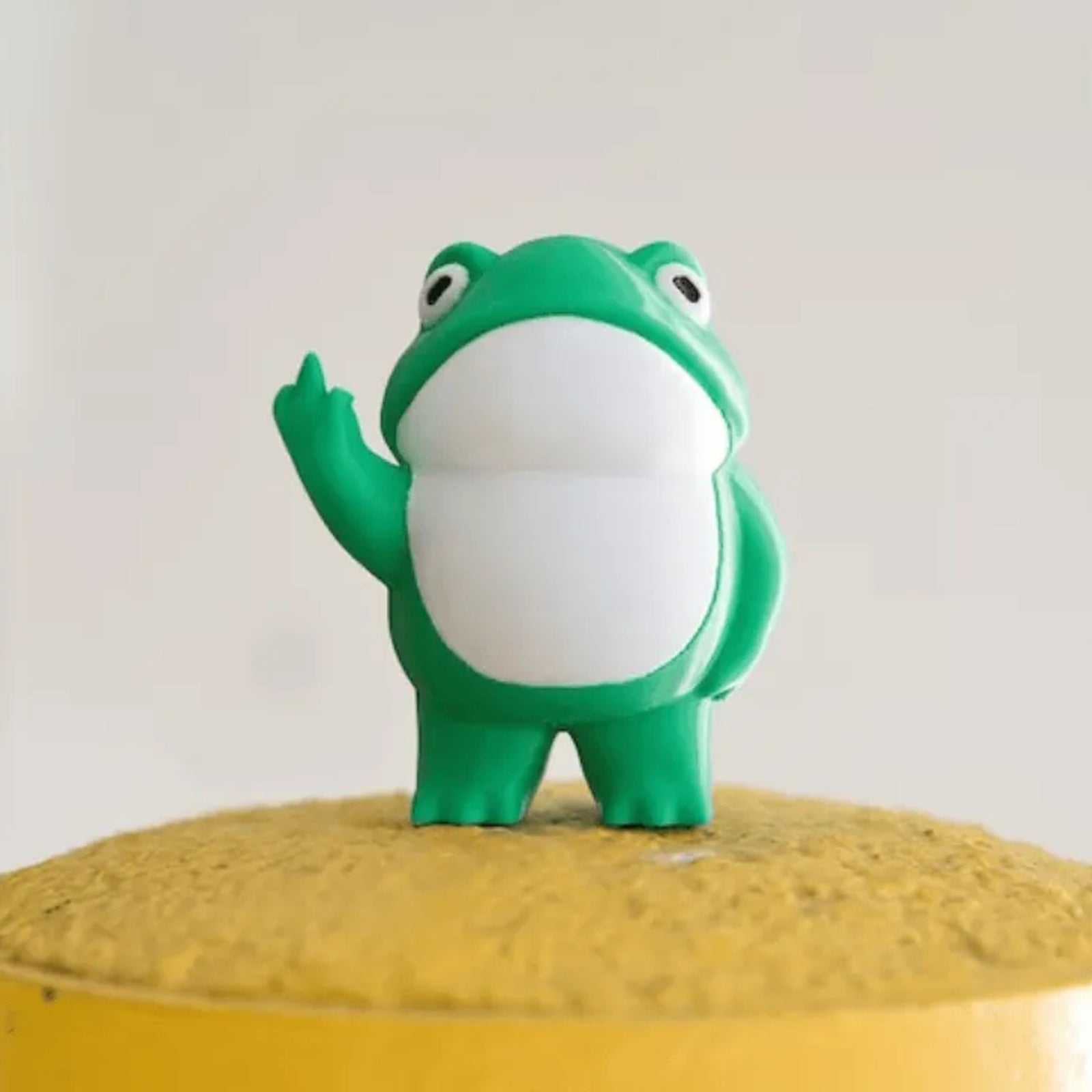 Little Frog Resin Ornament Crafts 66f57d03 dde5 4b08 9dc5 2dd91a1c2f21