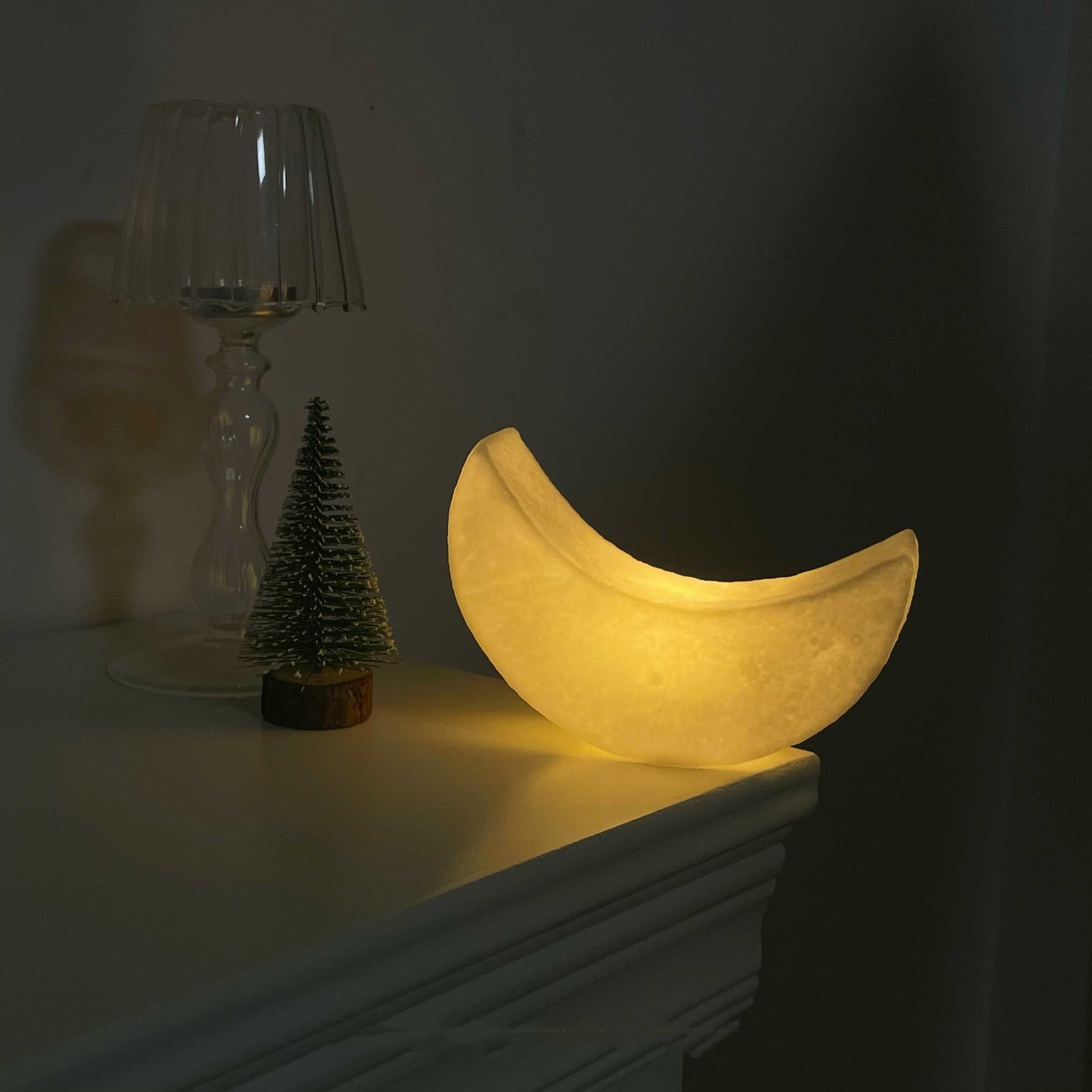 Moon Night Lamp Creative Bedroom Bedside Ambience Light 672d0cfd 0d16 4119 9f04 26a81eb989d6