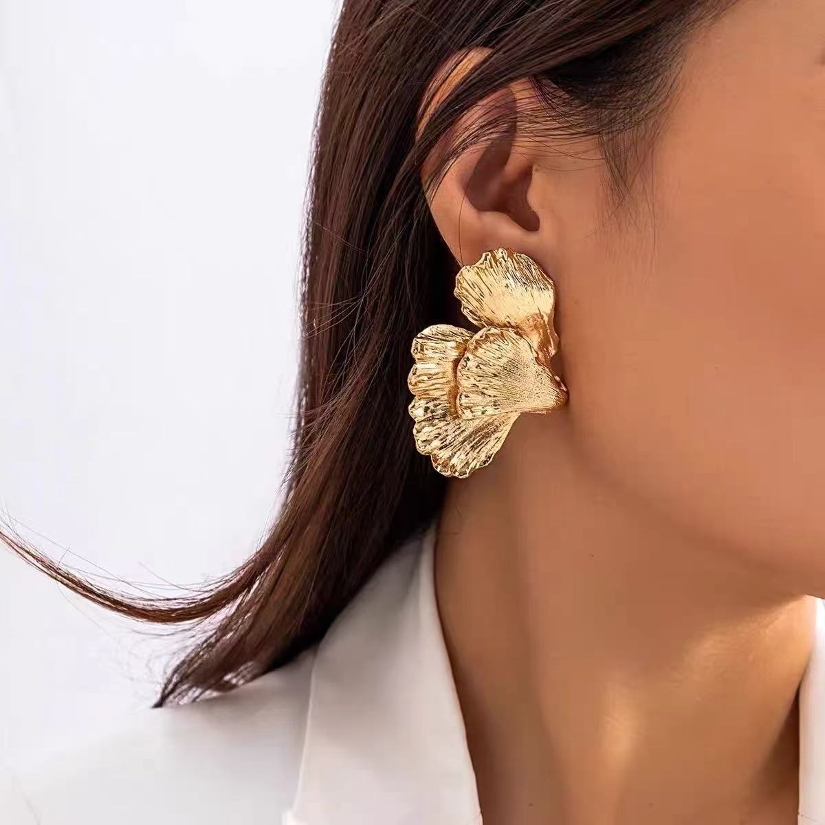 Fashion Personality New Metal Flower Earrings For Women