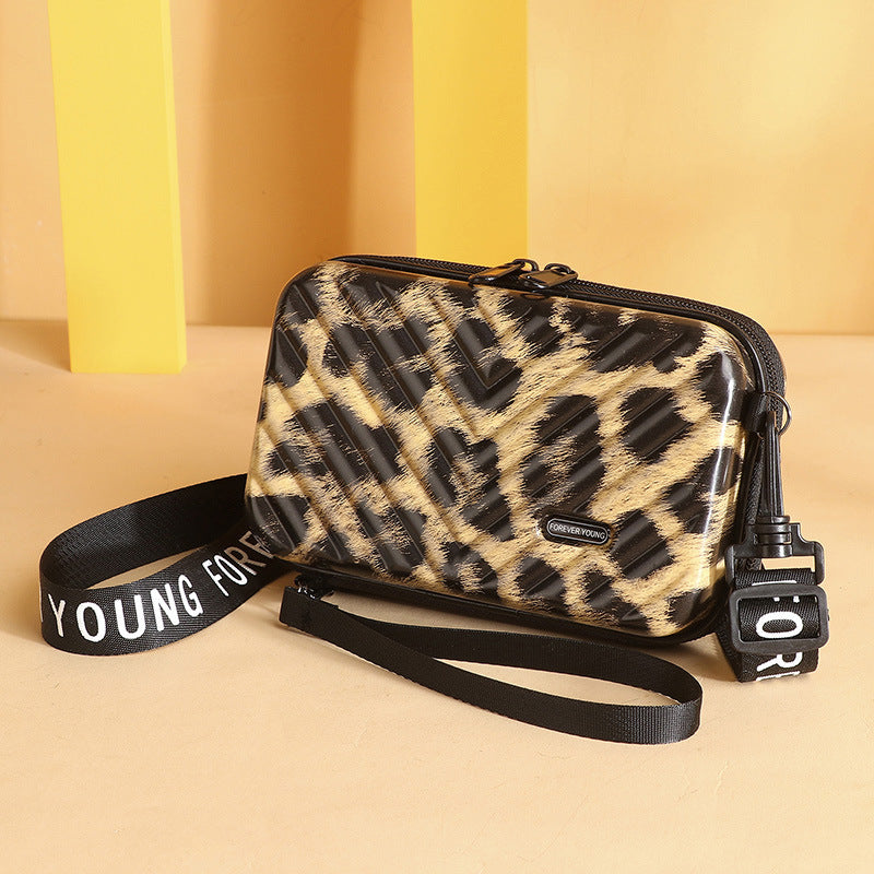 Women's Stylish And Portable Casual Messenger Bag 6ae926d8 71d7 43c6 8043 ca59e18a0078