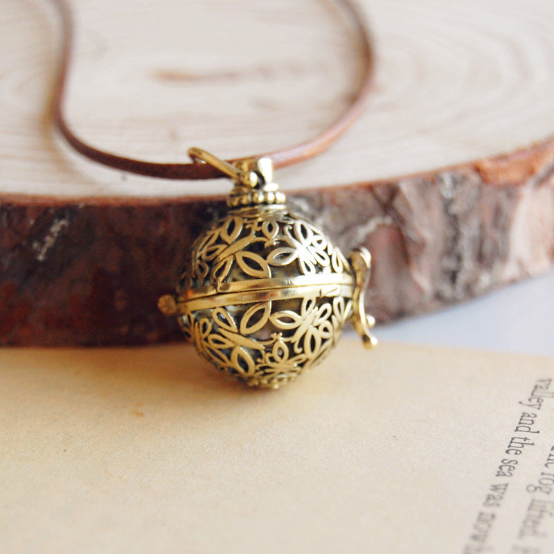Retro Artistic Butterfly Hollow Sachet Ball Aromatherapy Necklace 6c701831 e9e8 45af 9c11 99e6ac42dd3f