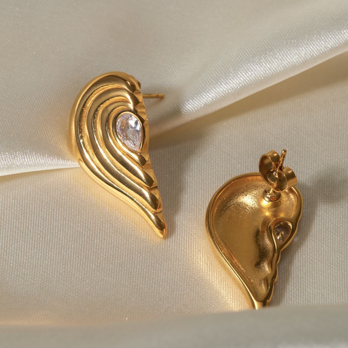 18k Gold Stainless Steel Inlaid Zircon Symmetrical Heart Earrings - HD Wireless Product #2