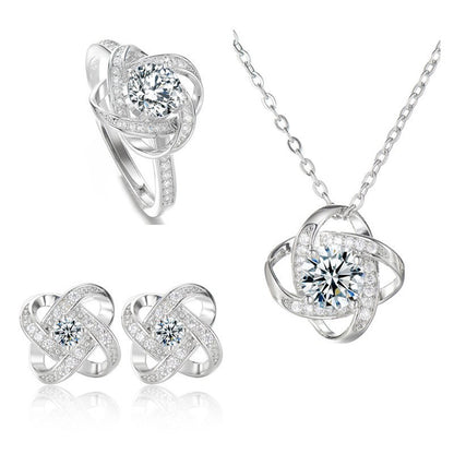 Clover Necklace Pendant Female Clavicle Chain
