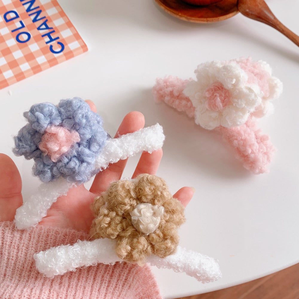 Flower Plush Hairpin Back Head Grabbing Clip 6e1be92f 4e70 4e24 a05c 0417a2ddd669