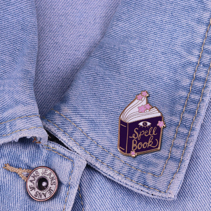 Magic Book Brooch Decorated With Shining Stars 6e5bb6d0 34b9 4bb1 898f 98b18de067ad