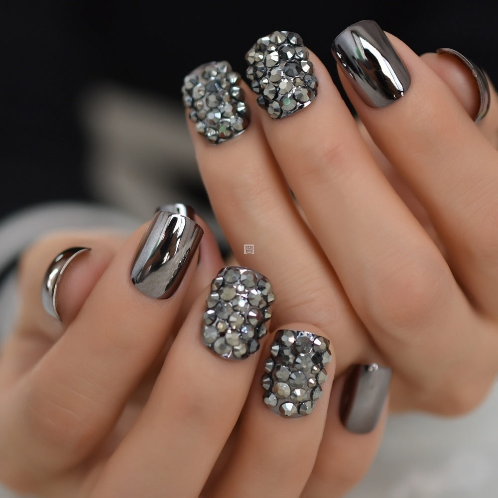 Metal false nails for women 706730476235 a9be67cd 1d93 4184 9a3d 7b549f9307f5