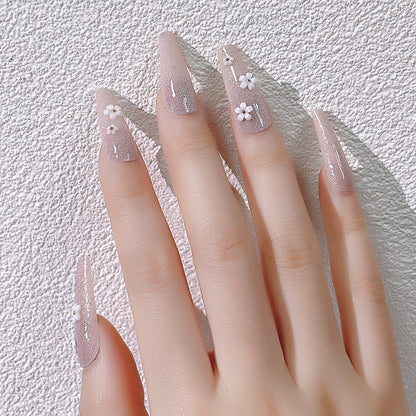 Fake Nail Patches Hand Wearing Art 70d4dc8c d398 45aa bb0d 428243e62a90