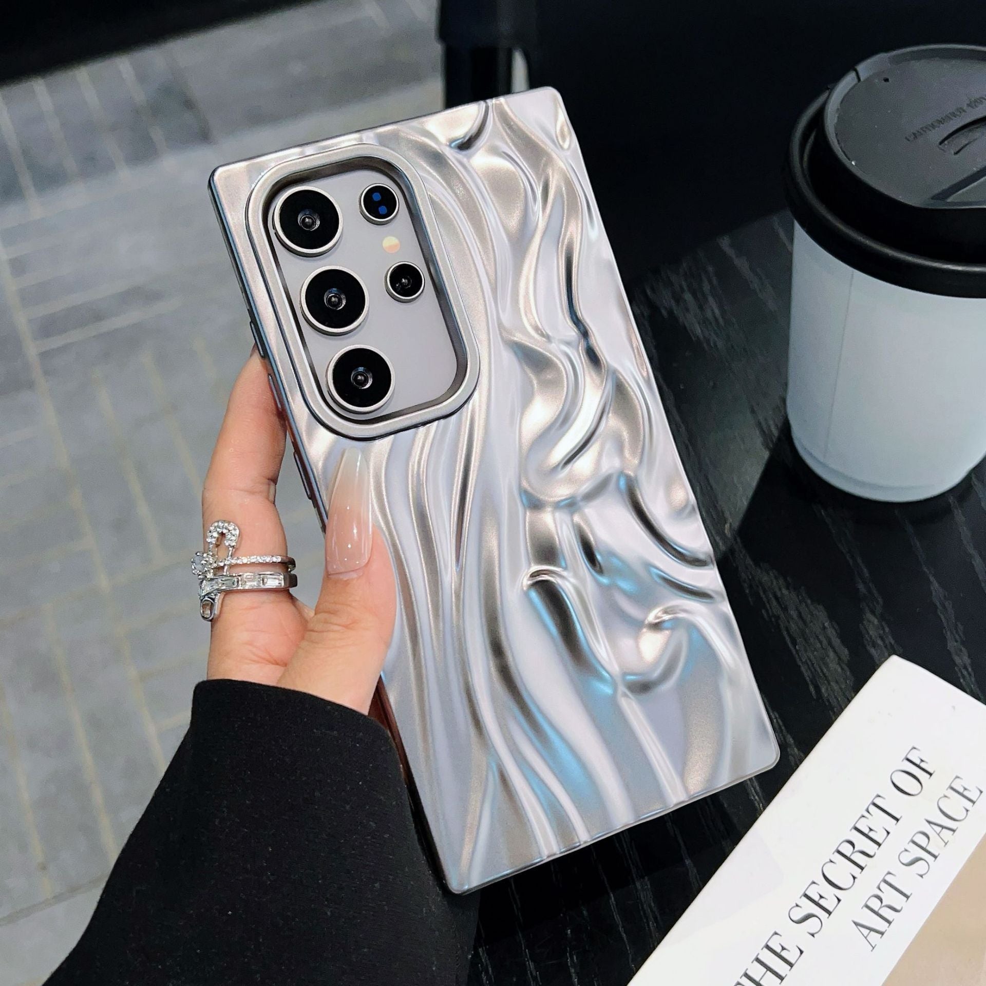 Three-dimensional Pleated Electroplating Phone Case - 图片 11
