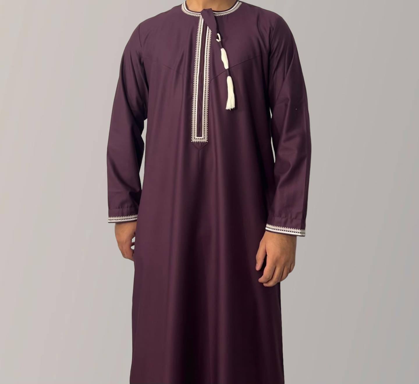 Solid Color Round Neck Embroidered Thick Tassel Oman Gowns Saudi Arabia Men 72d7eb08 e335 47f0 ac79 f7b9d37d5635